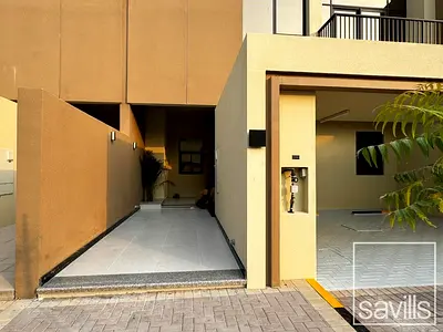 Single Row | Large Layout | Near Els Golf Club