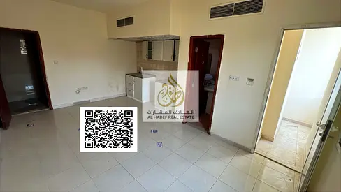 **استوديو بموقع مميز وسعر مناسب جداً – فرصة رائعة للسكن في الروضة 1** **مقابل كنز هايبر ماركت مباشرة | موقع حيوي قريب من جميع الخدمات والمرافق**  للاي