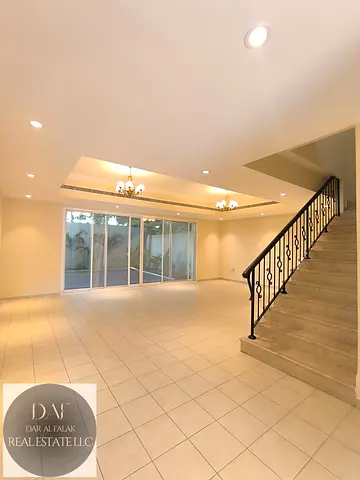 4 BHK+MAID ROOM TOWN HOUSE IN JUMEIRAH 1 ON BEACH ROAD NEAR MARCATO MALL BEHIND TOWN CENTER