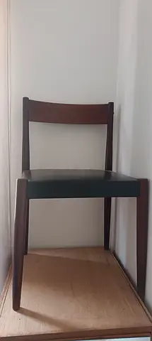 Simple Wooden Dining/Side 2 Chair in Good Condition