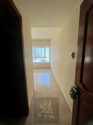 غرفه وصاله في تعاون قلب الشارقه اطلاله ممتازه مع جيم ومسبح وبركن سياره وتكييف مجاني ريحناك من عناء الصيف وتحمل تكاليف الفواتير الزايده تواصل معناالان