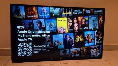 LG TV 49 inch