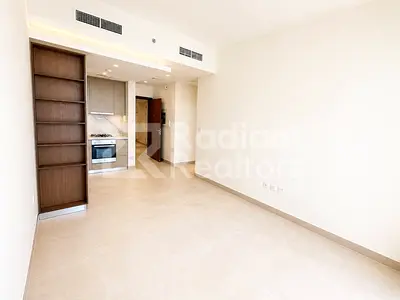 Bright Corner Apartment | Brand New | Excellent Amenities