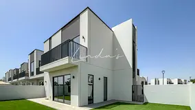 Prime location|Full corner unit |Landscaped garden