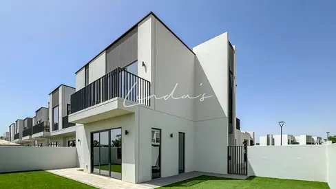 Prime location|Full corner unit |Landscaped garden