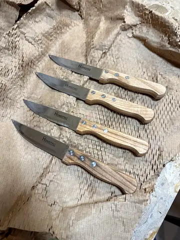 Set of 4 Wooden-Handle Steak Knives