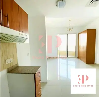 Studio with parking l vacant l lower price