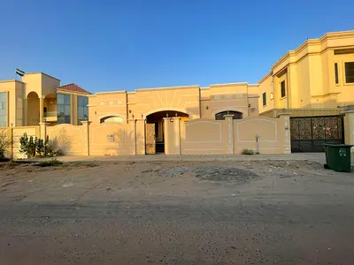 A villa consisting of 6 rooms, a majlis and a hall, with an area of ​​6000 square feet, is availabl