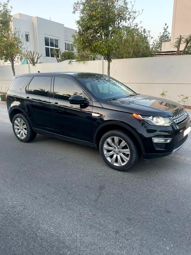 Land Rover Discovery Sport 2016 — photo 1 of 13
