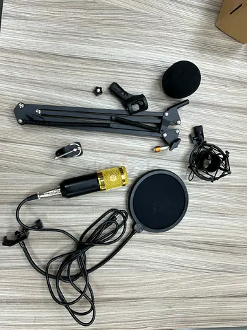 Condenser Microphone Kit with Boom Arm, Shock Mount and Pop Filter with box to record audio podcast