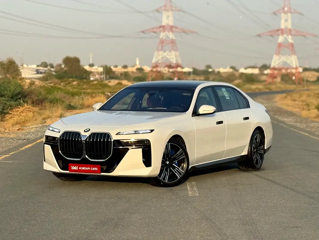 BMW 7-Series 2026 — photo 1 of 18