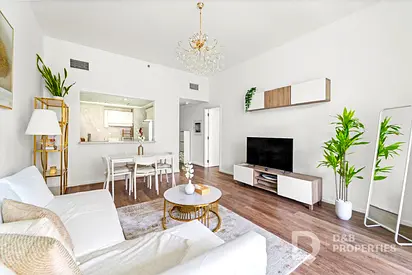 Fully Upgraded | Near Metro |Chiller Free