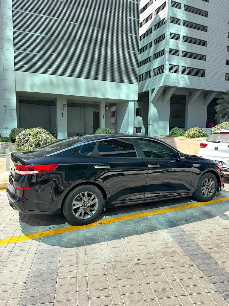 Kia Optima 2020 — photo 1 of 11