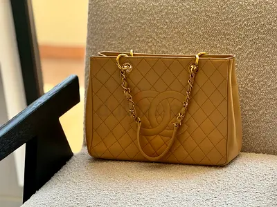 Beige Chanel Quilted Chain-Handle Shoulder Bag