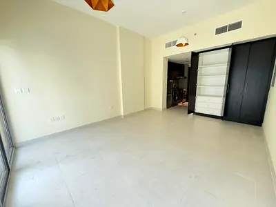 WITH KITCHEN APPLIANCES || HAVE BALCONY || READY TO MOVE IN