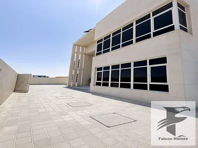 فيلا جديدة كلياً | فيلا واسعة من 5 غرف نوم مع حديق