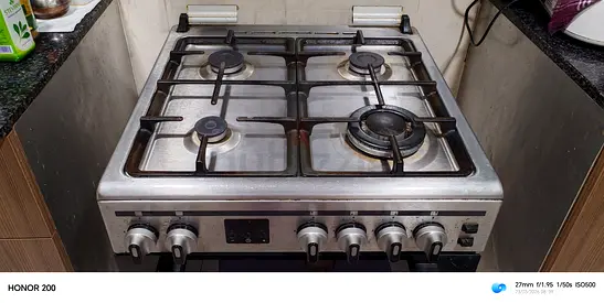 Cooking range for immediate sale