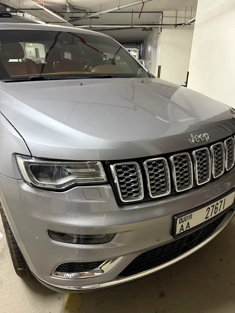 Jeep Grand Cherokee 2019 — photo 1 of 3