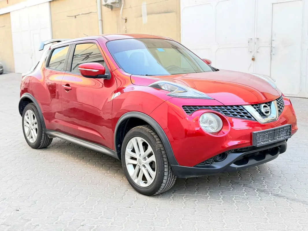 Nissan Juke 2016 — photo 1 of 11