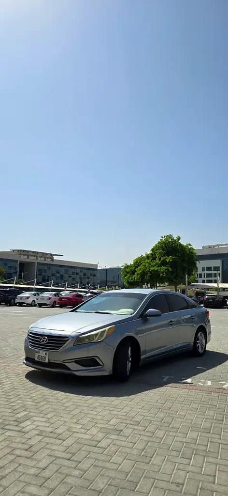Hyundai Sonata 2017 — photo 1 of 13