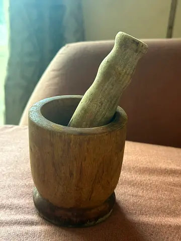 Solid Wooden Mortar and Pestle – Handheld Spice Grinder