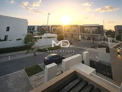 Brand New 3BR+M | With Study Room | Vacant