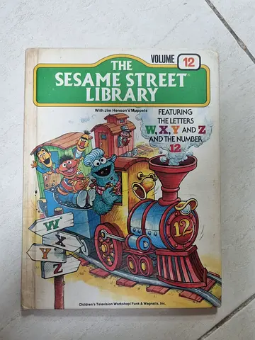 Vintage (1978) Sesame Street Library – 7 Books Set – Excellent Condition 📚✨