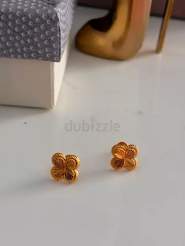 18k Real Gold Pawnable screw earring - small clover design