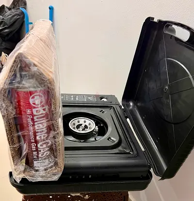 Butane Gas Stove with 6pcs Butane Gas