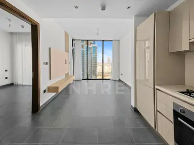 Premium 1 Bed | High Floor | Pool Facing