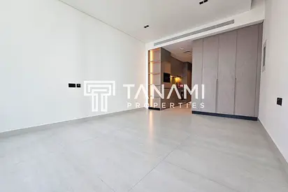 Unfurnished | Pool View | Ready to Move