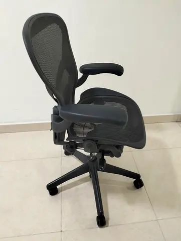 Selling for Herman Miller Areon Ergonomic Mesh Office chair size B size and C available