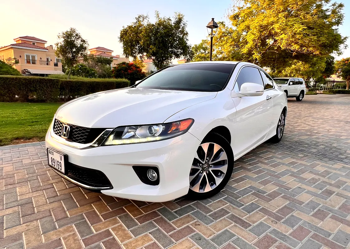 Honda Accord 2013 — photo 1 of 20