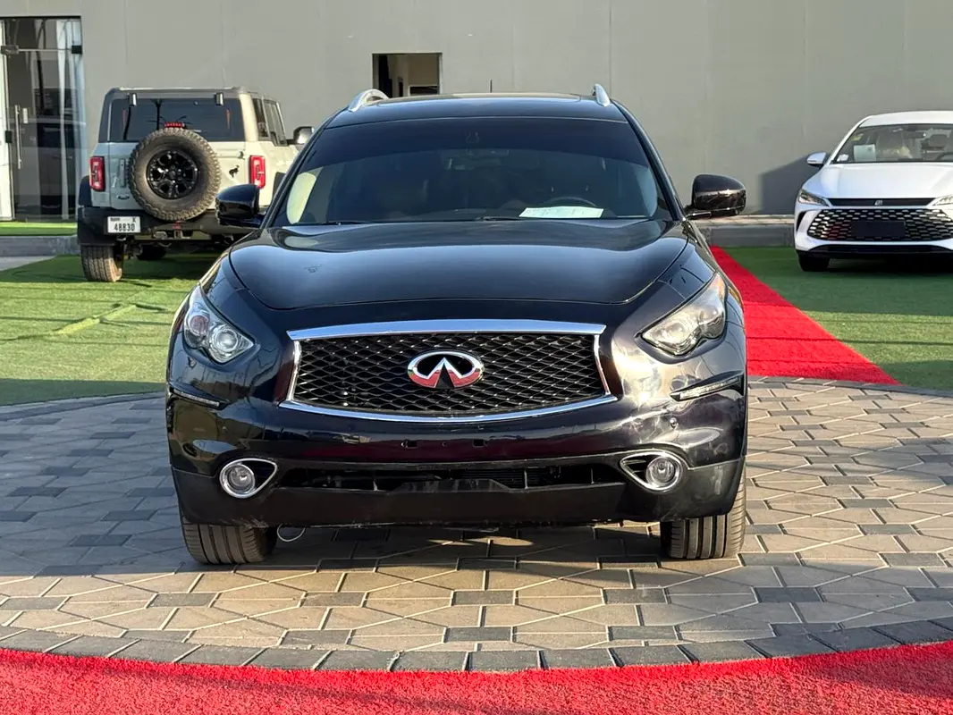Infiniti QX70 2019 — photo 1 of 19