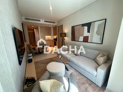 BRIGHT | SKYLINE VIEWS| HIGH FLOOR