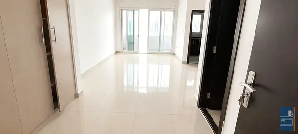 Studio for Family, Semi-Furnished Flat, Gym & Pool