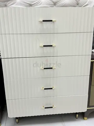 White or black combination 6 drawer chest in Excellent condition..
