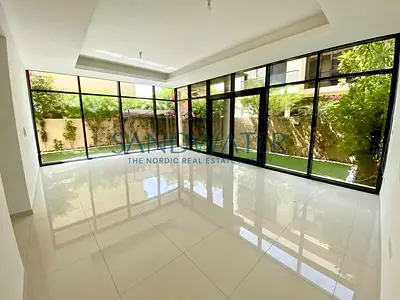 THM | Landscaped | End Unit | Well Maintained