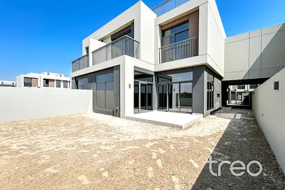 Single Row | Vacant Now | Close to Amenities