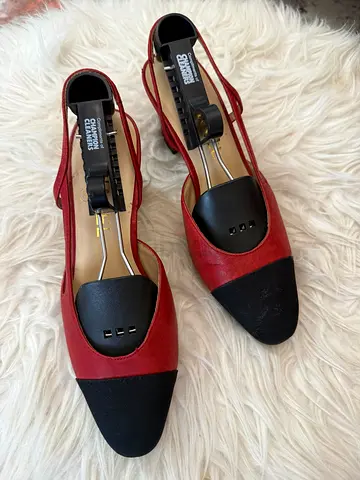 CHANEL RED AND BLACK SLINGBACK SANDALS