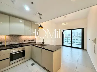 Large Layout | 2BR + Maid | Vacant on Transfer