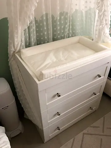 Silver Cross changing table with drawers