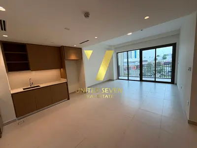 Luxury 2BR Apartment | Savanna Building 1 | Stunning Downtown & Dubai Creek Views | Elegant Unfurni