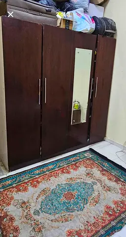 Wardrobe 4 door with mirror by good condition
