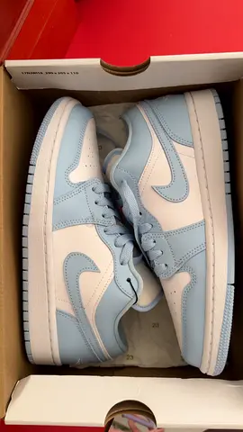 Nike Air Jordan Baby Blue size 8 wmns