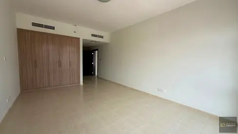 VACANT| NEXT TO MALL| KITCHEN APPLIANCES