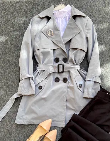 للبيع جاكيت ترنش كوت براند إيطالي أصلي (Miss Sixty M60) - حالة ممتازة Vintage