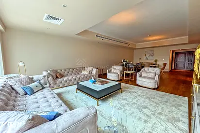 High floor I Available mid June I Marina View