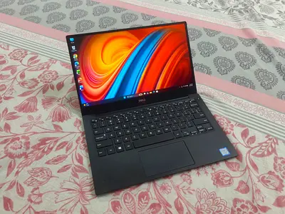 Dell XPS 13 - Core i7 - Infinity Edge BazelLess Display - Ultrabook Laptop windows 11