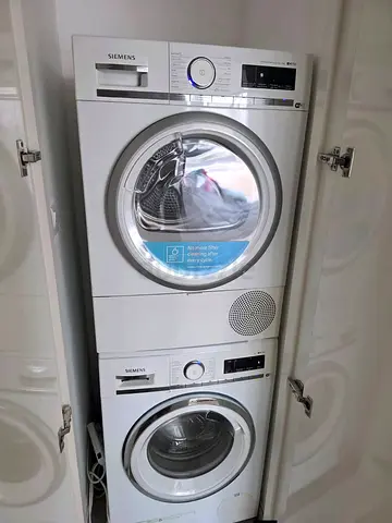 Siemens iq700 Stackable Washer and Condenser Dryer - Good Working Condition